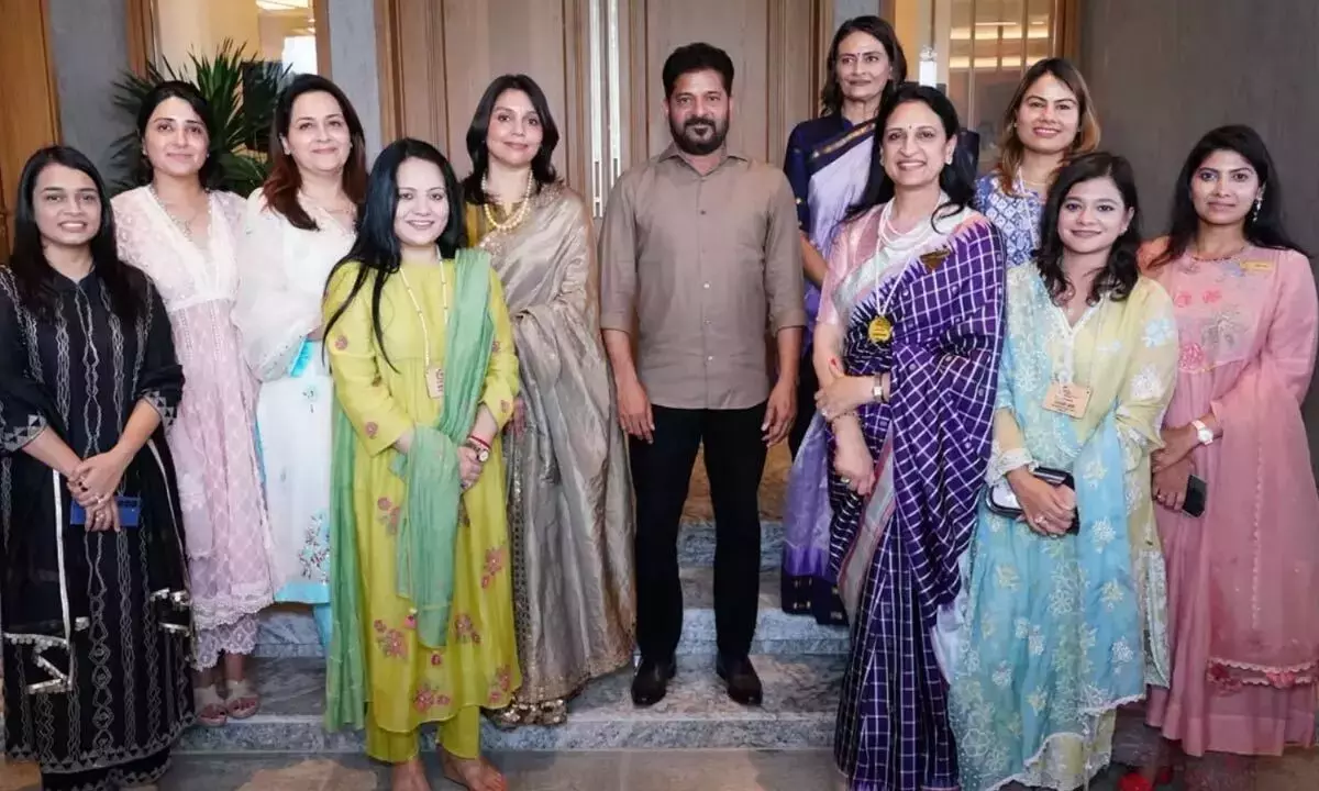 सरकार 22 ज़िलों में इंदिरा महिला शक्ति भवनों का उद्घाटन करेगी: CM सरकार 22 ज़िलों में इंदिरा महिला शक्ति भवनों का उद्घाटन करेगी: CM