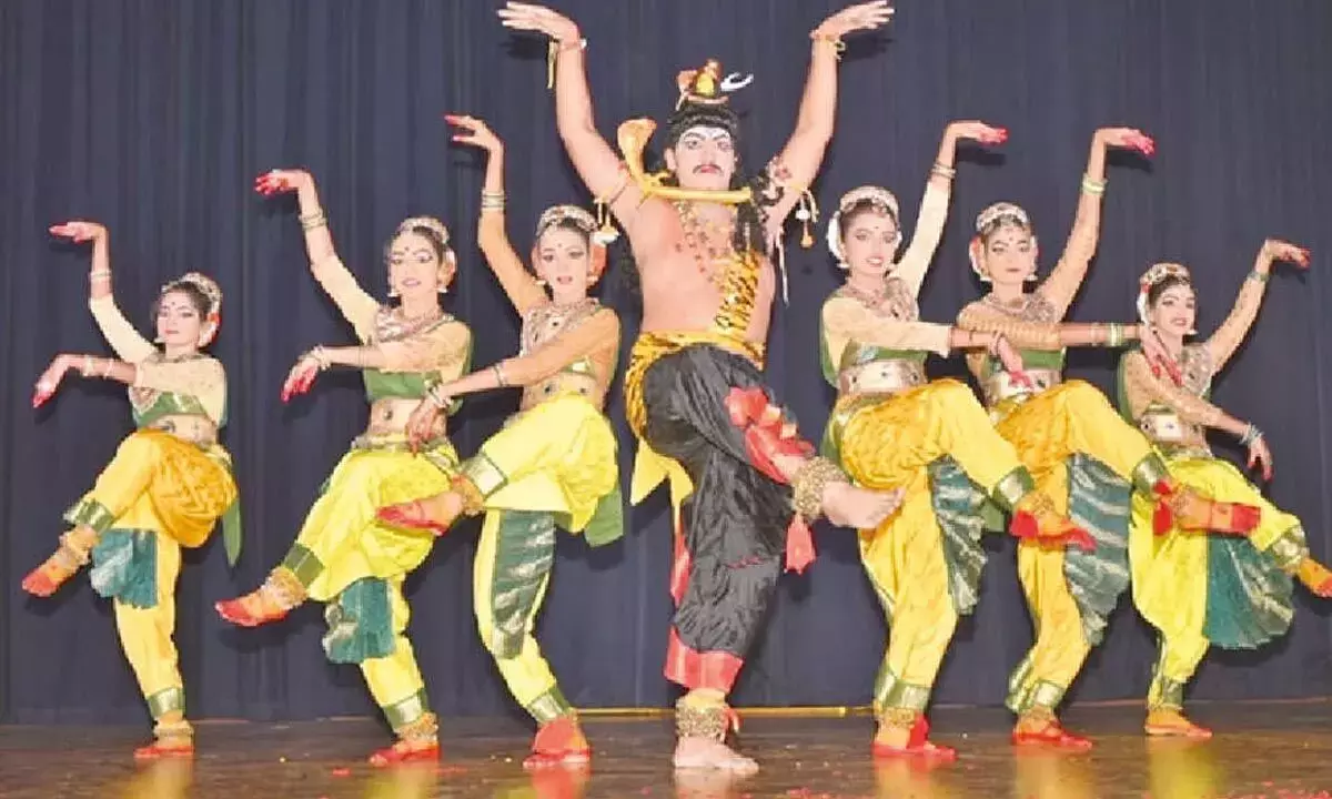 पेरिनी नृत्य राज्य के सांस्कृतिक गौरव का प्रतीक है: नैनी पेरिनी नृत्य राज्य के सांस्कृतिक गौरव का प्रतीक है: नैनी