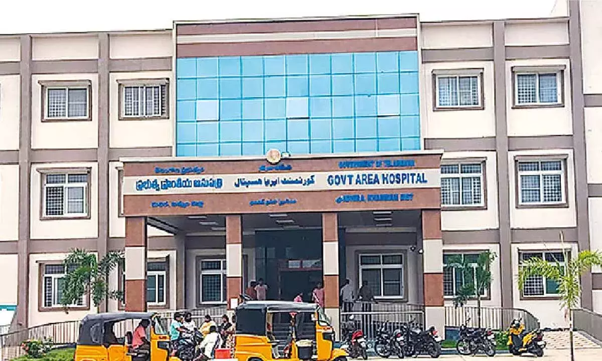 Telangana: डॉक्टरों और मेडिकल सप्लाई की कमी से मधिरा सरकारी अस्पताल की हालत खराब हो गई है Telangana: डॉक्टरों और मेडिकल सप्लाई की कमी से मधिरा सरकारी अस्पताल की हालत खराब हो गई है