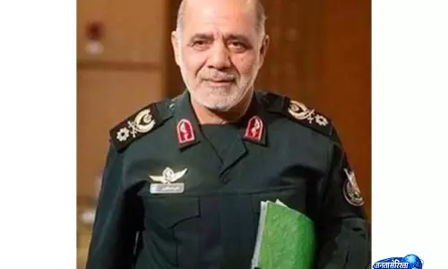 क्षेत्रीय तनाव बढ़ने के बीच ईरान के शीर्ष कमांडर ने US को ज़बरदस्त जवाब देने की चेतावनी दी क्षेत्रीय तनाव बढ़ने के बीच ईरान के शीर्ष कमांडर ने US को ज़बरदस्त जवाब देने की चेतावनी दी