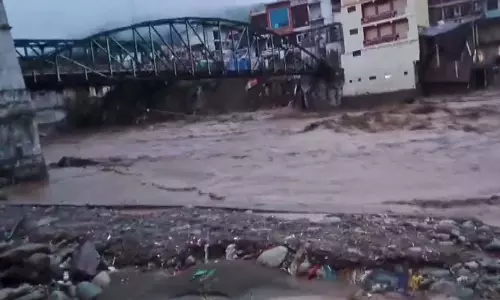 J-K: राजौरी में भारी बारिश के बाद अचानक आई बाढ़ में एक व्यक्ति की मौत, एक लापता J-K: राजौरी में भारी बारिश के बाद अचानक आई बाढ़ में एक व्यक्ति की मौत, एक लापता