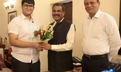 धर्मेंद्र प्रधान ने AIR 2 हासिल करने वाले पांशुल बंसल की तारीफ़ की धर्मेंद्र प्रधान ने AIR 2 हासिल करने वाले पांशुल बंसल की तारीफ़ की