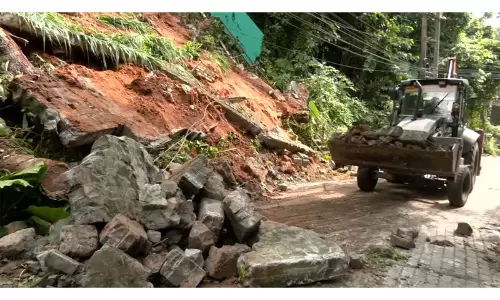 गुवाहाटी लैंडस्लाइड में राहत, कोई जनहानि नहीं गुवाहाटी लैंडस्लाइड में राहत, कोई जनहानि नहीं