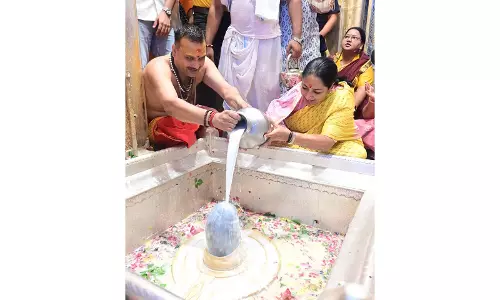 जन्मदिन पर काशी विश्वनाथ मंदिर पहुंचीं CM रेखा गुप्ता जन्मदिन पर काशी विश्वनाथ मंदिर पहुंचीं CM रेखा गुप्ता