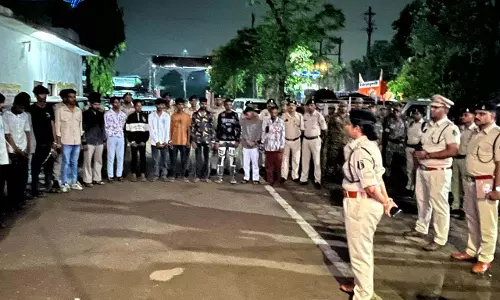 DCP दीपमाला कश्यप ने किया पैदल मार्च, 80 लोगों पर की कार्रवाई DCP दीपमाला कश्यप ने किया पैदल मार्च, 80 लोगों पर की कार्रवाई