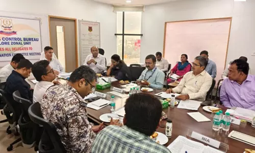ड्रग तस्करी पर शिकंजा कसने की तैयारी, एनसीबी ने कर्नाटक में एजेंसियों के साथ बनाई संयुक्त रणनीति ड्रग तस्करी पर शिकंजा कसने की तैयारी, एनसीबी ने कर्नाटक में एजेंसियों के साथ बनाई संयुक्त रणनीति