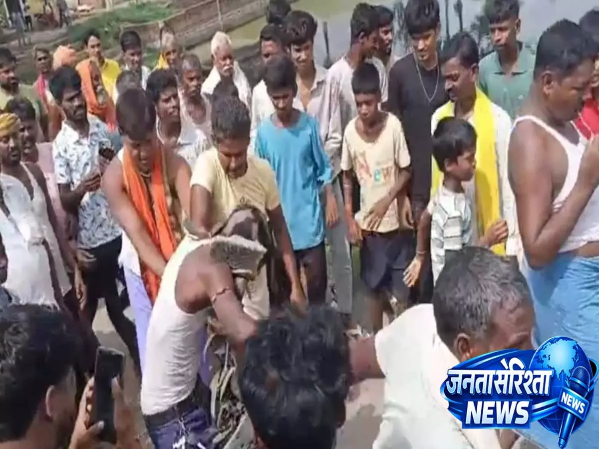 विधवा के घर घुसने पर युवक को ग्रामीणों ने दी शर्मनाक सजा, सिर मुंडवाया और जुलूस निकाला