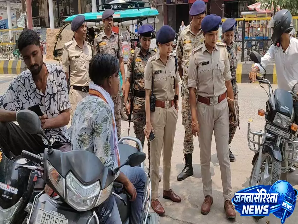 बिहार में महिला सुरक्षा को लेकर सख्ती, पुलिस दीदी अभियान के तहत 612 मनचलों पर एक्शन बिहार में महिला सुरक्षा को लेकर सख्ती, पुलिस दीदी अभियान के तहत 612 मनचलों पर एक्शन