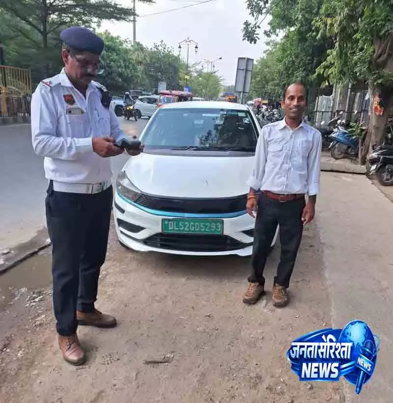 Gurugram यातायात नियम तोड़ने पर पुलिस की बड़ी कार्रवाई Gurugram यातायात नियम तोड़ने पर पुलिस की बड़ी कार्रवाई
