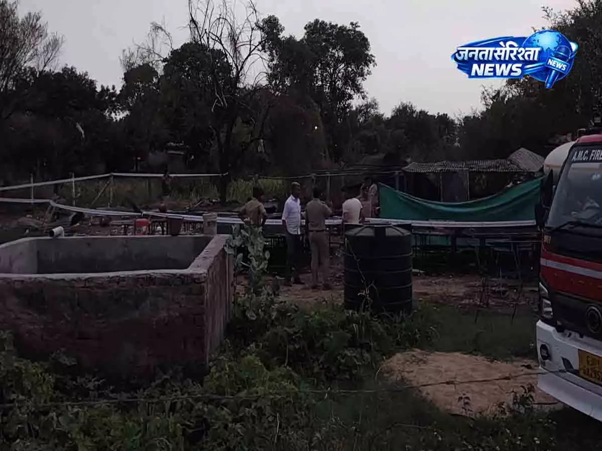Ahmedabad में पटाखा फैक्ट्री में हुए धमाके में मरने वालों की संख्या बढ़कर नौ हुई Ahmedabad में पटाखा फैक्ट्री में हुए धमाके में मरने वालों की संख्या बढ़कर नौ हुई