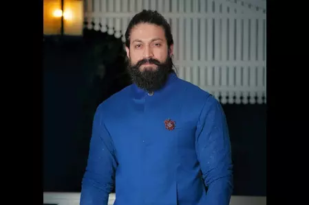 यश ने रामायण इवेंट में हिंदी में की बात, बोले- इस फिल्म ने मुझे कई यादगार अनुभव दिए यश ने रामायण इवेंट में हिंदी में की बात, बोले- इस फिल्म ने मुझे कई यादगार अनुभव दिए
