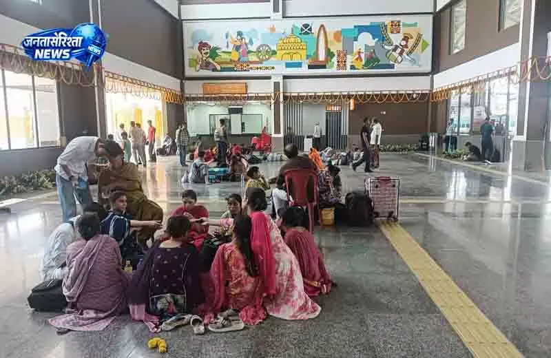 Jalandhar उद्घाटन के बाद जालंधर स्टेशन पर सवाल Jalandhar उद्घाटन के बाद जालंधर स्टेशन पर सवाल