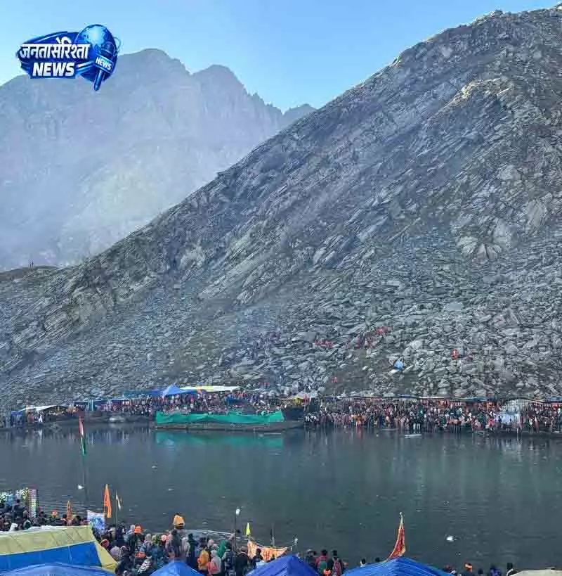 Dharamsala श्रद्धालुओं की संख्या सीमित, कुगती रास्ता बंद Dharamsala श्रद्धालुओं की संख्या सीमित, कुगती रास्ता बंद
