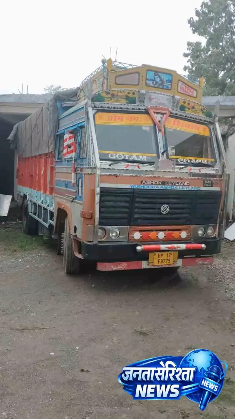 Solan 200 शराब की पेटियां जब्त, बॉटलिंग प्लांट जांच के दायरे में Solan 200 शराब की पेटियां जब्त, बॉटलिंग प्लांट जांच के दायरे में