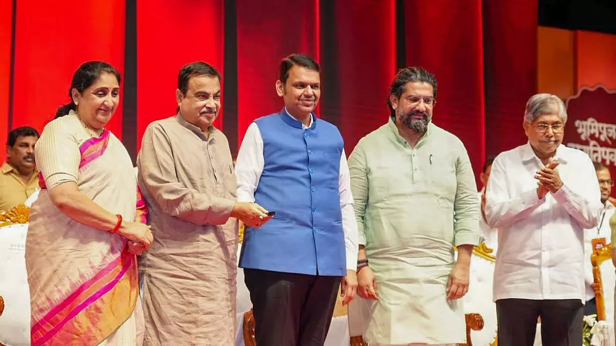 पुणे में ₹18 हजार करोड़ के तीन एलिवेटेड रोड प्रोजेक्ट्स की शुरुआत पुणे में ₹18 हजार करोड़ के तीन एलिवेटेड रोड प्रोजेक्ट्स की शुरुआत