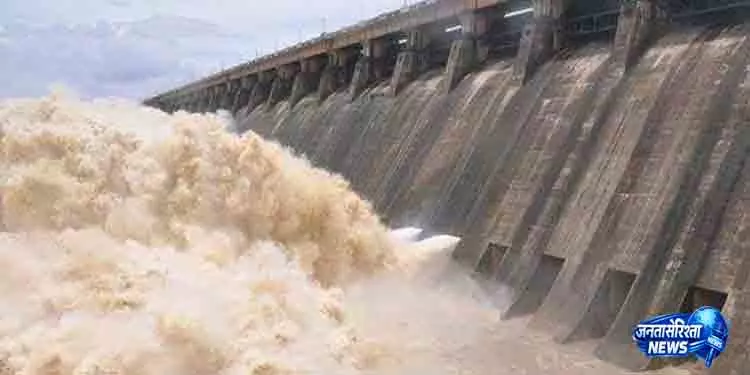 Odisha: हीराकुंड बांध के अधिकारियों ने चार स्लुइस गेट खोले Odisha: हीराकुंड बांध के अधिकारियों ने चार स्लुइस गेट खोले