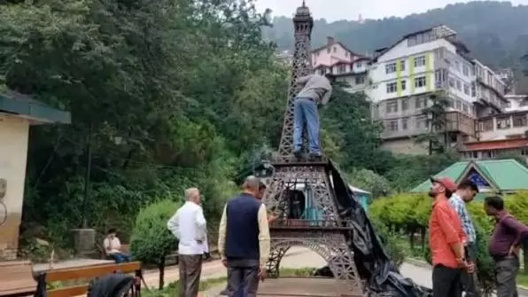 Shimla: मॉल रोड-रिज पर दुनिया के अजूबों की झलक, पर्यटक हुए आकर्षित Shimla: मॉल रोड-रिज पर दुनिया के अजूबों की झलक, पर्यटक हुए आकर्षित