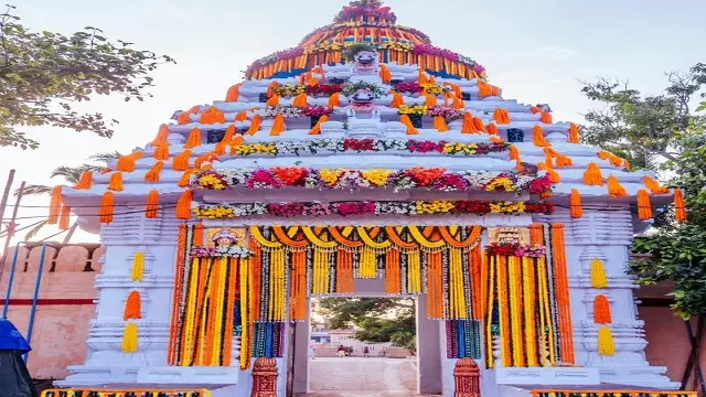 Puri: गुंडिचा मंदिर में बनाकलागी रस्म के लिए छह घंटे तक अडापा दर्शन बंद रहेंगे Puri: गुंडिचा मंदिर में बनाकलागी रस्म के लिए छह घंटे तक अडापा दर्शन बंद रहेंगे