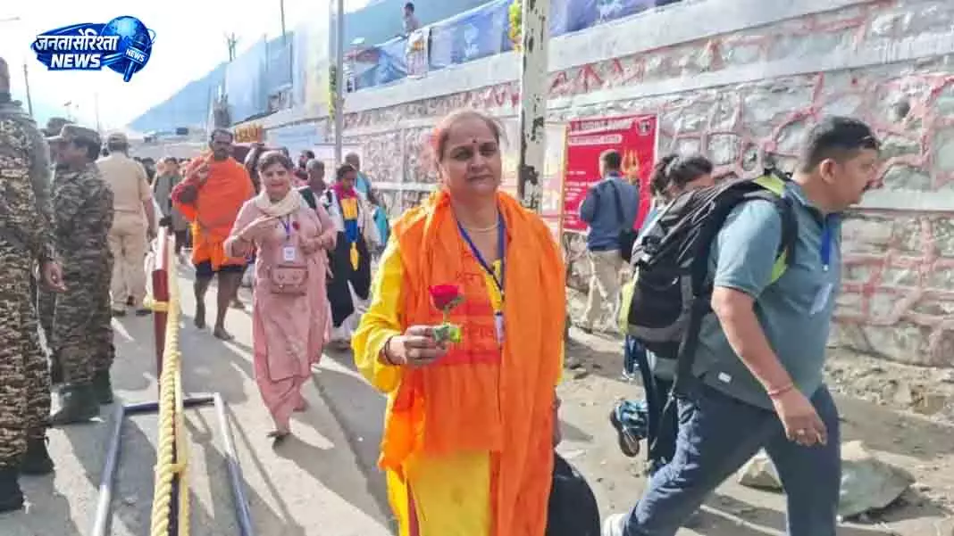 Srinagar अमरनाथ यात्रा अस्थायी रूप से निलंबित Srinagar अमरनाथ यात्रा अस्थायी रूप से निलंबित