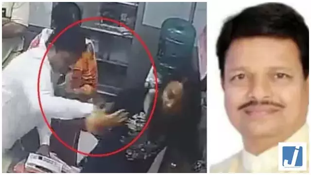 हाईकोर्ट से झटके के बाद शिवसेना पार्षद ने किया सरेंडर, एक दिन पहले रद्द हुई थी जमानत हाईकोर्ट से झटके के बाद शिवसेना पार्षद ने किया सरेंडर, एक दिन पहले रद्द हुई थी जमानत