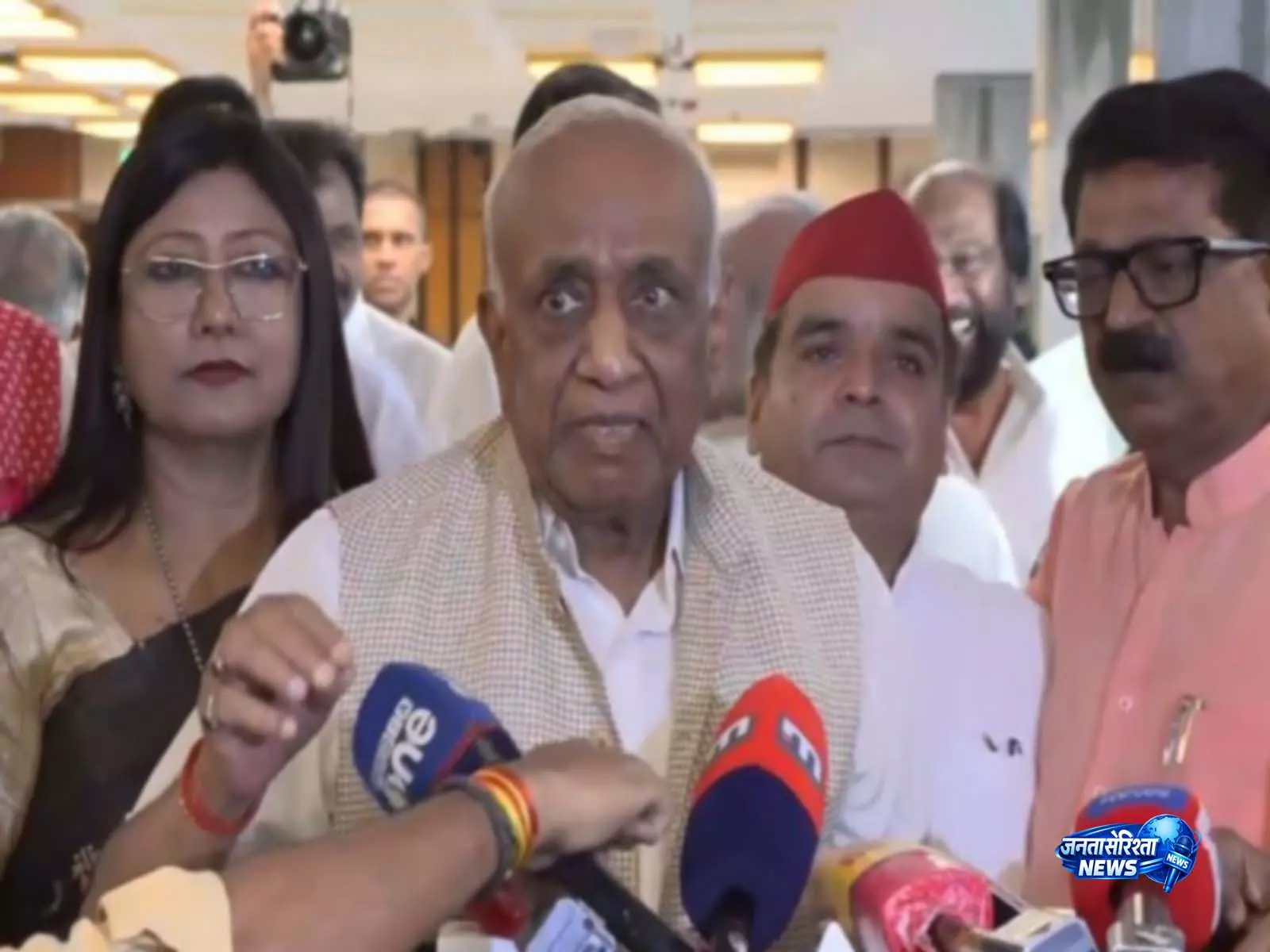 सरकार के NCPI आमंत्रण पर वॉकआउट के बाद विपक्षी दल सर्वदलीय बैठक में लौटे सरकार के NCPI आमंत्रण पर वॉकआउट के बाद विपक्षी दल सर्वदलीय बैठक में लौटे