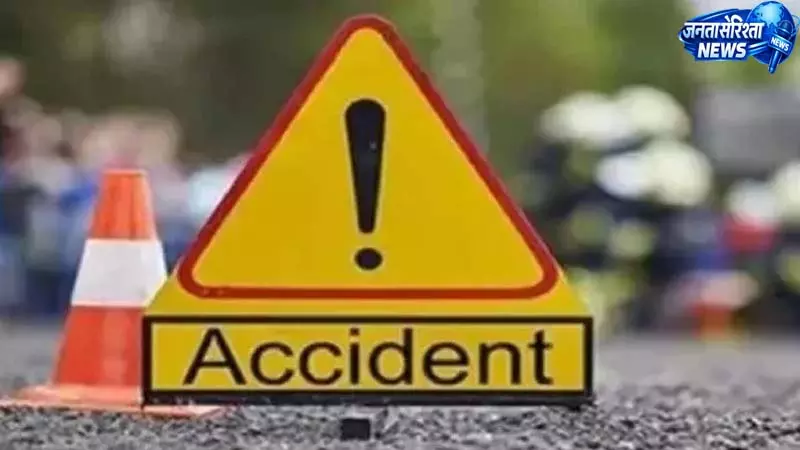 200 मीटर गहरी खाई में गिरी कार, PWD कर्मी समेत दो की मौत 200 मीटर गहरी खाई में गिरी कार, PWD कर्मी समेत दो की मौत