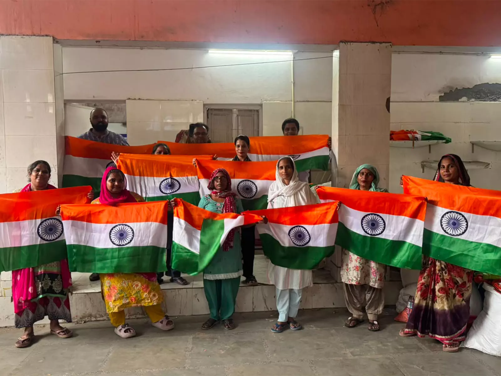 दिल्ली के स्वयं सहायता समूह हर घर तिरंगा अभियान में महत्वपूर्ण भूमिका निभाएंगे: CM रेखा गुप्ता दिल्ली के स्वयं सहायता समूह हर घर तिरंगा अभियान में महत्वपूर्ण भूमिका निभाएंगे: CM रेखा गुप्ता