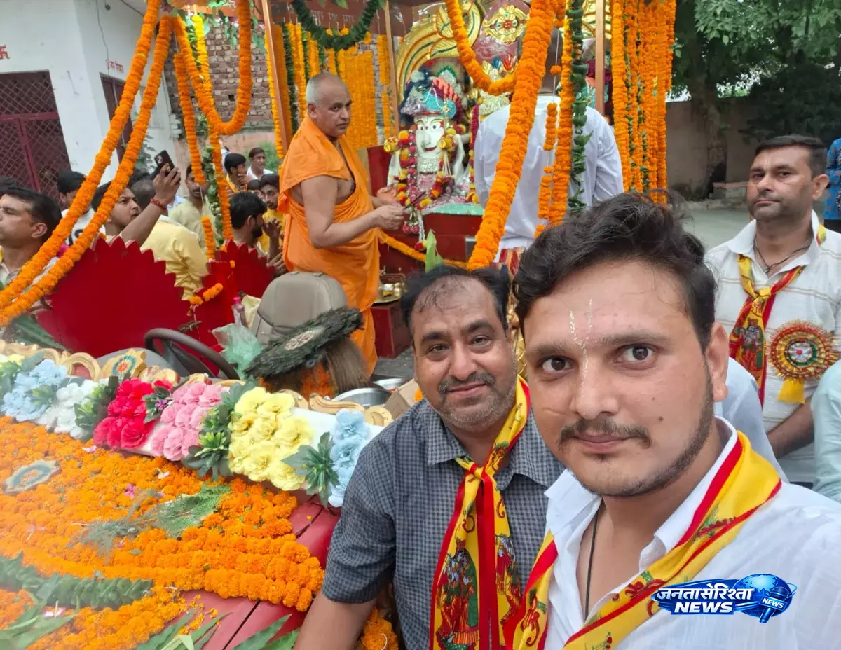 Jai Jagannath; के जयकारों से गूंजा सरसावा, भव्य शोभायात्रा में जुटे श्रद्धालु Jai Jagannath; के जयकारों से गूंजा सरसावा, भव्य शोभायात्रा में जुटे श्रद्धालु