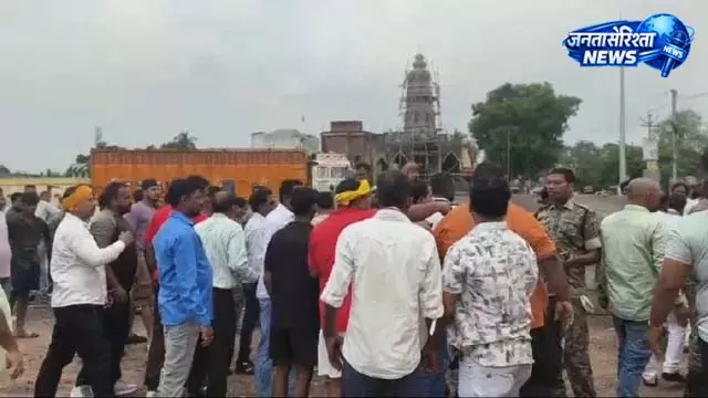 झरिया में मेले को लेकर बवाल, मौके पर मची अफरा-तफरी झरिया में मेले को लेकर बवाल, मौके पर मची अफरा-तफरी