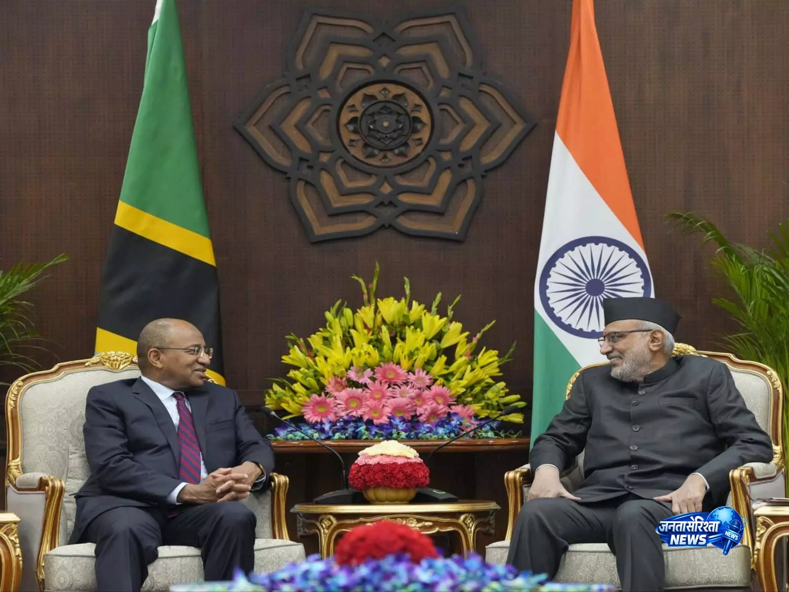 उपराष्ट्रपति राधाकृष्णन की Zanzibar राष्ट्रपति से मुलाकात उपराष्ट्रपति राधाकृष्णन की Zanzibar राष्ट्रपति से मुलाकात