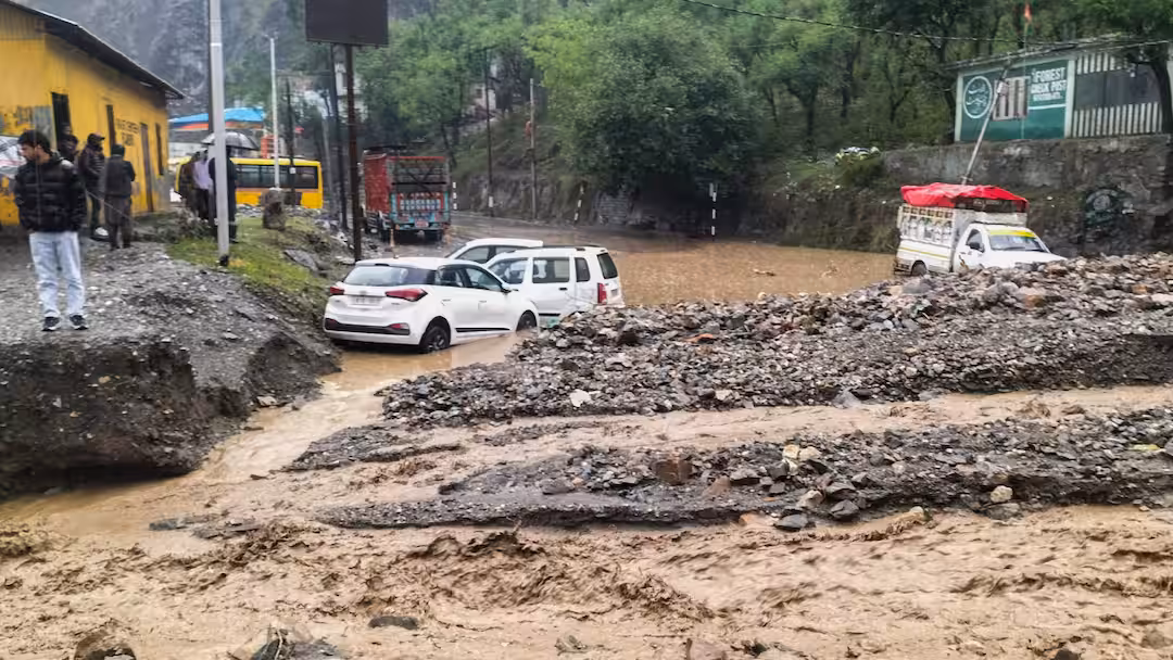 तामेंगलोंग-टौसेम सड़क की बदहाली: मणिपुर के छात्र संगठन ने जताई गहरी चिंता तामेंगलोंग-टौसेम सड़क की बदहाली: मणिपुर के छात्र संगठन ने जताई गहरी चिंता