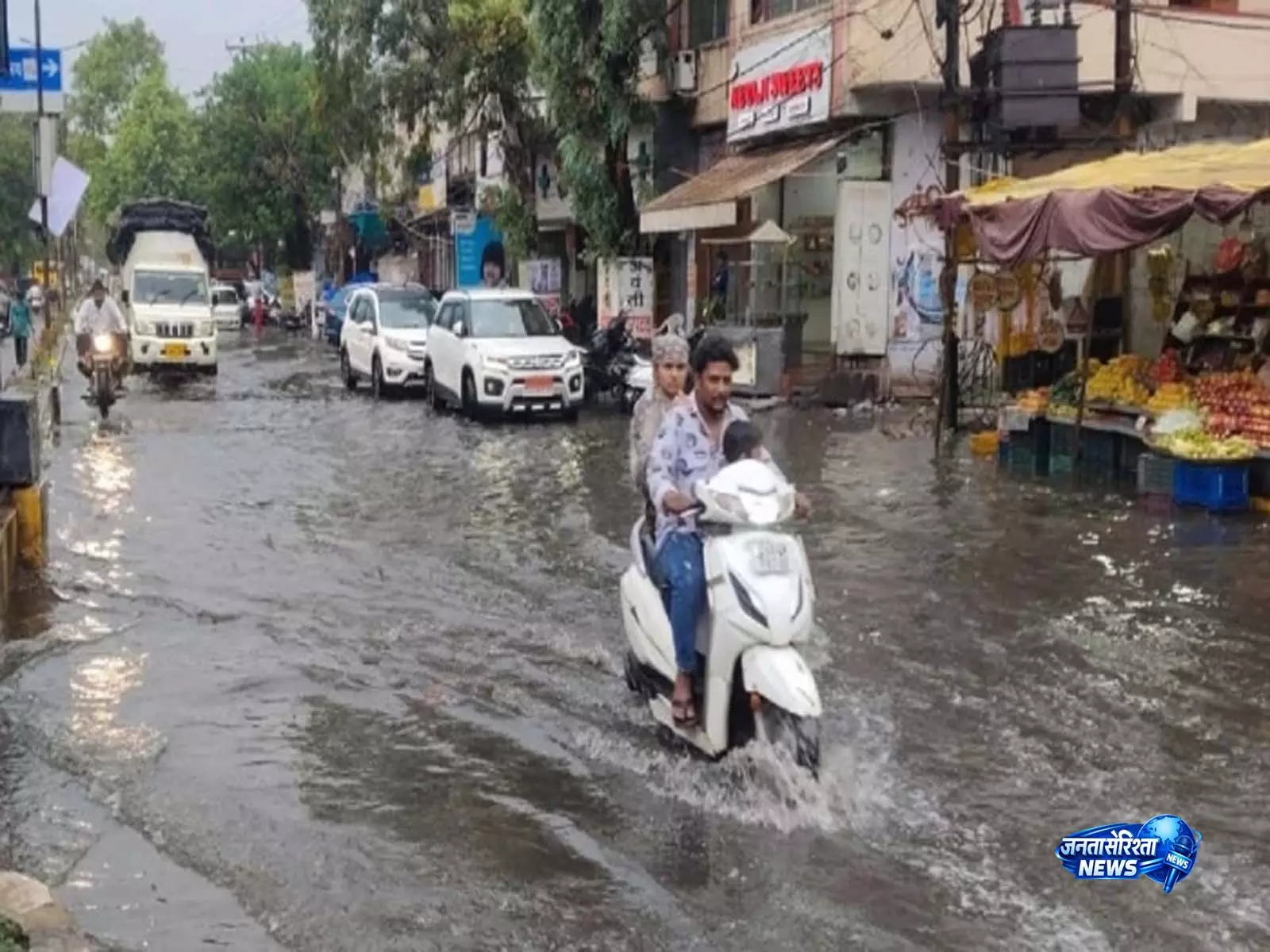 भारी बारिश का अलर्ट, Dehradun समेत कई जिलों में स्कूल बंद, भूस्खलन का खतरा बढ़ा भारी बारिश का अलर्ट, Dehradun समेत कई जिलों में स्कूल बंद, भूस्खलन का खतरा बढ़ा