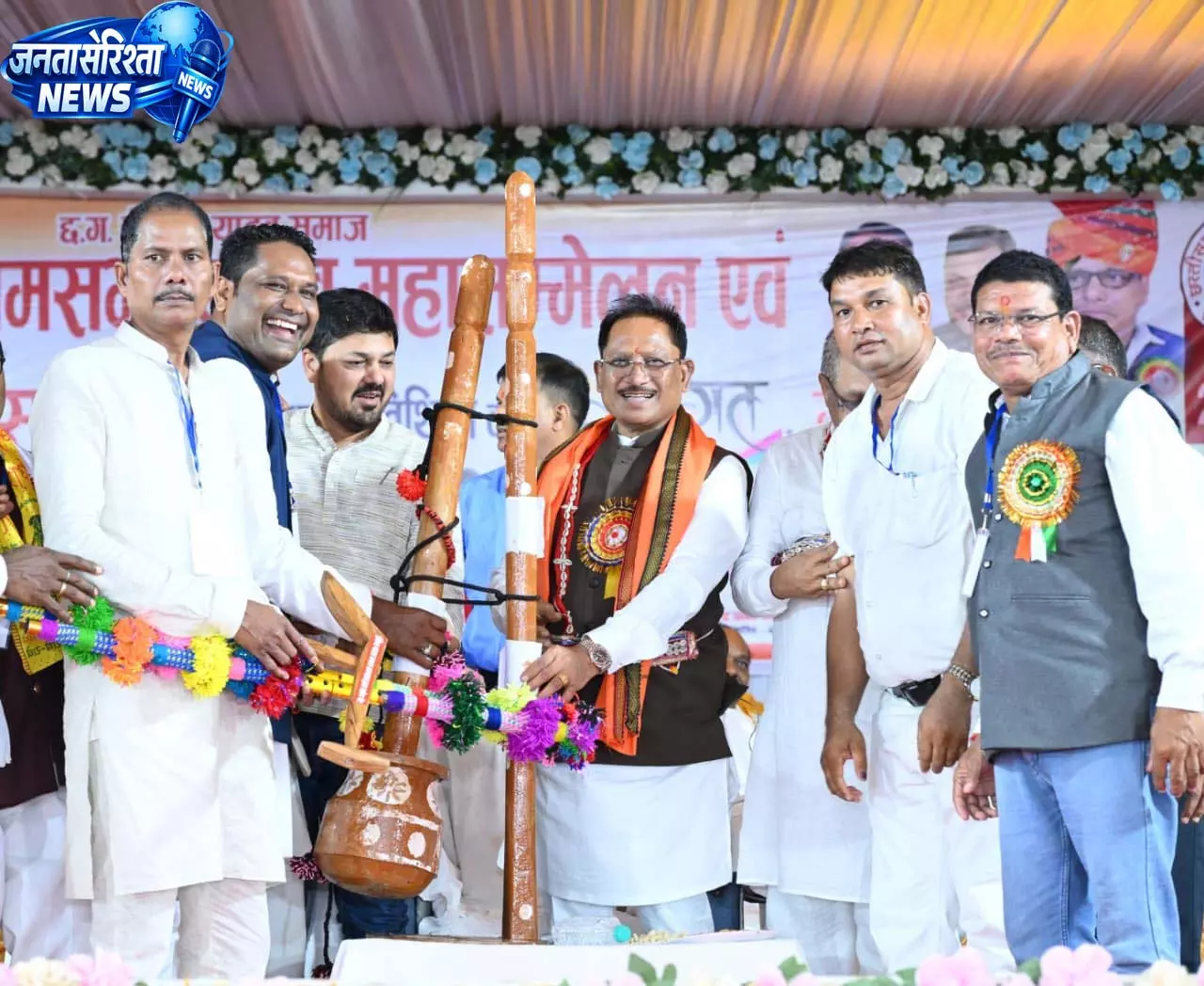 सुशासन, किसान कल्याण और सामाजिक समरसता से सशक्त हो रहा छत्तीसगढ़: CM साय सुशासन, किसान कल्याण और सामाजिक समरसता से सशक्त हो रहा छत्तीसगढ़: CM साय