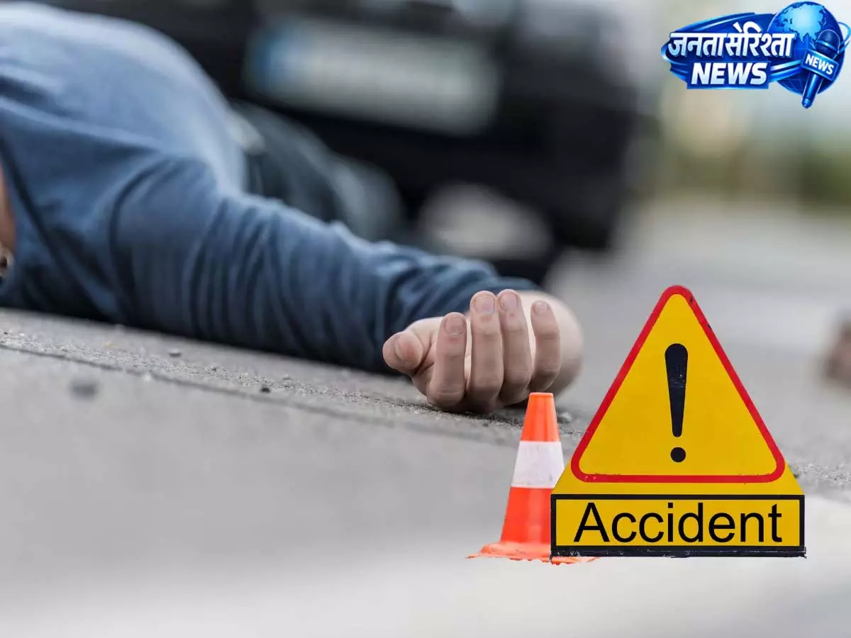 रिवर्स लेते ट्रक की चपेट में आया साइकिल सवार, युवक घायल रिवर्स लेते ट्रक की चपेट में आया साइकिल सवार, युवक घायल