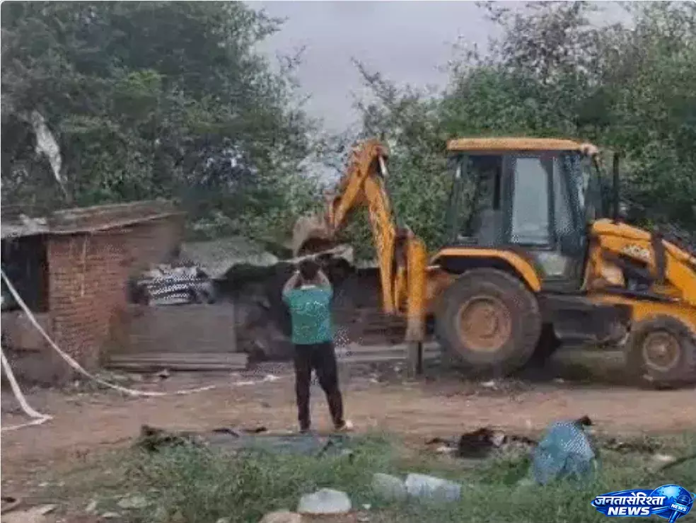 Ramol पटाखा फैक्ट्री विस्फोट एसआईटी करेगी जांच, दो अन्य फैक्ट्रियां भी सील Ramol पटाखा फैक्ट्री विस्फोट एसआईटी करेगी जांच, दो अन्य फैक्ट्रियां भी सील