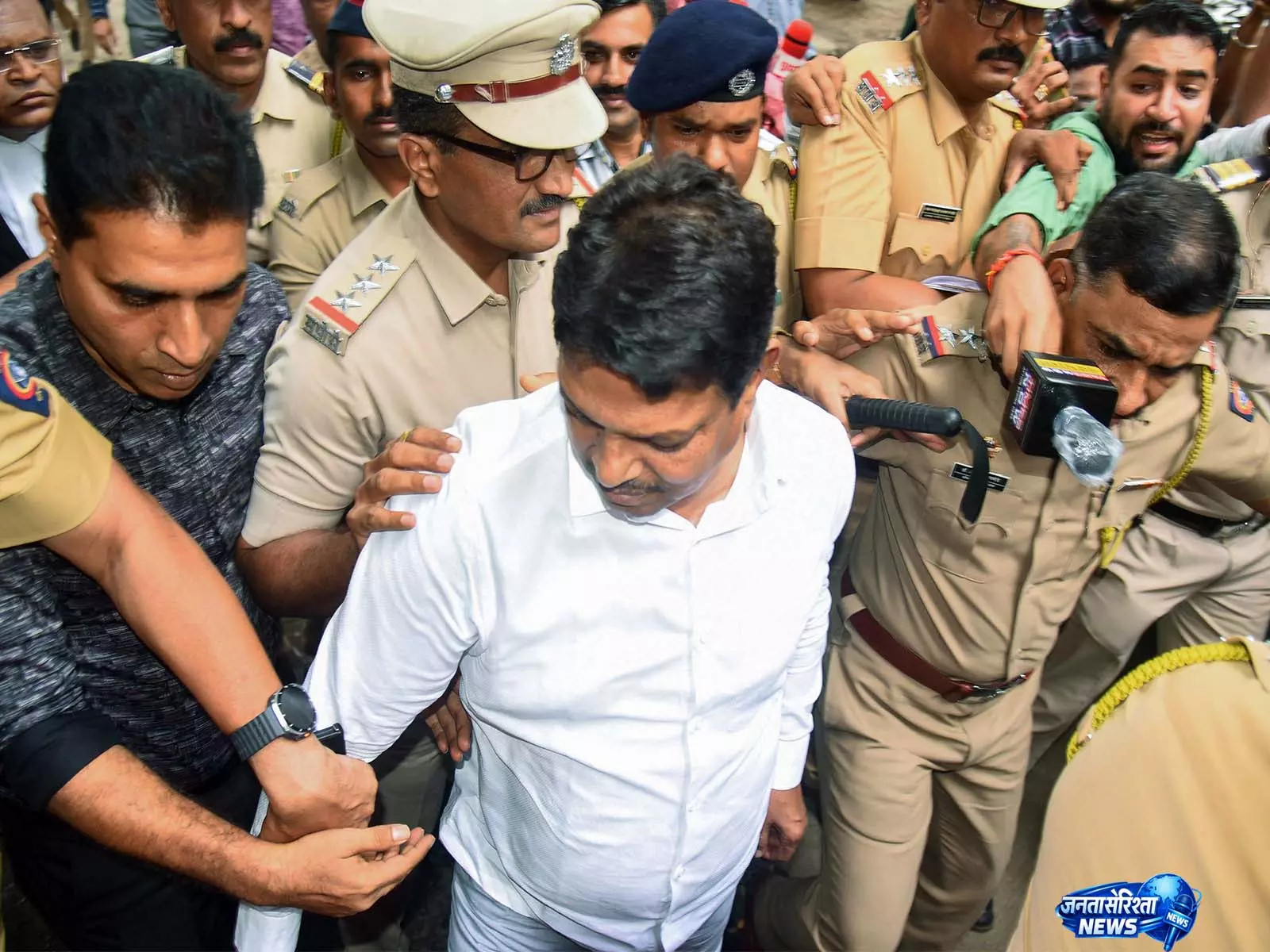 डोंबिवली डॉक्टर हमला मामला: रमेश म्हात्रे न्यायिक हिरासत में डोंबिवली डॉक्टर हमला मामला: रमेश म्हात्रे न्यायिक हिरासत में