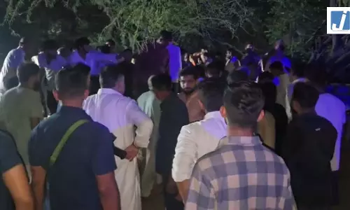 कुएं में उतरे 4 लोगों की मौत, गाय के बछड़े को बचा रहे थे सभी कुएं में उतरे 4 लोगों की मौत, गाय के बछड़े को बचा रहे थे सभी