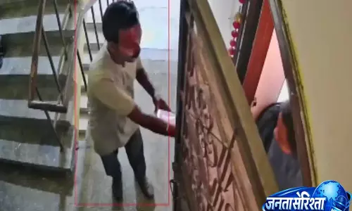 ऑर्डर के बहाने घर में दाखिल होने की कोशिश, मां ने दिखाई समझदारी और रोका खतरा ऑर्डर के बहाने घर में दाखिल होने की कोशिश, मां ने दिखाई समझदारी और रोका खतरा
