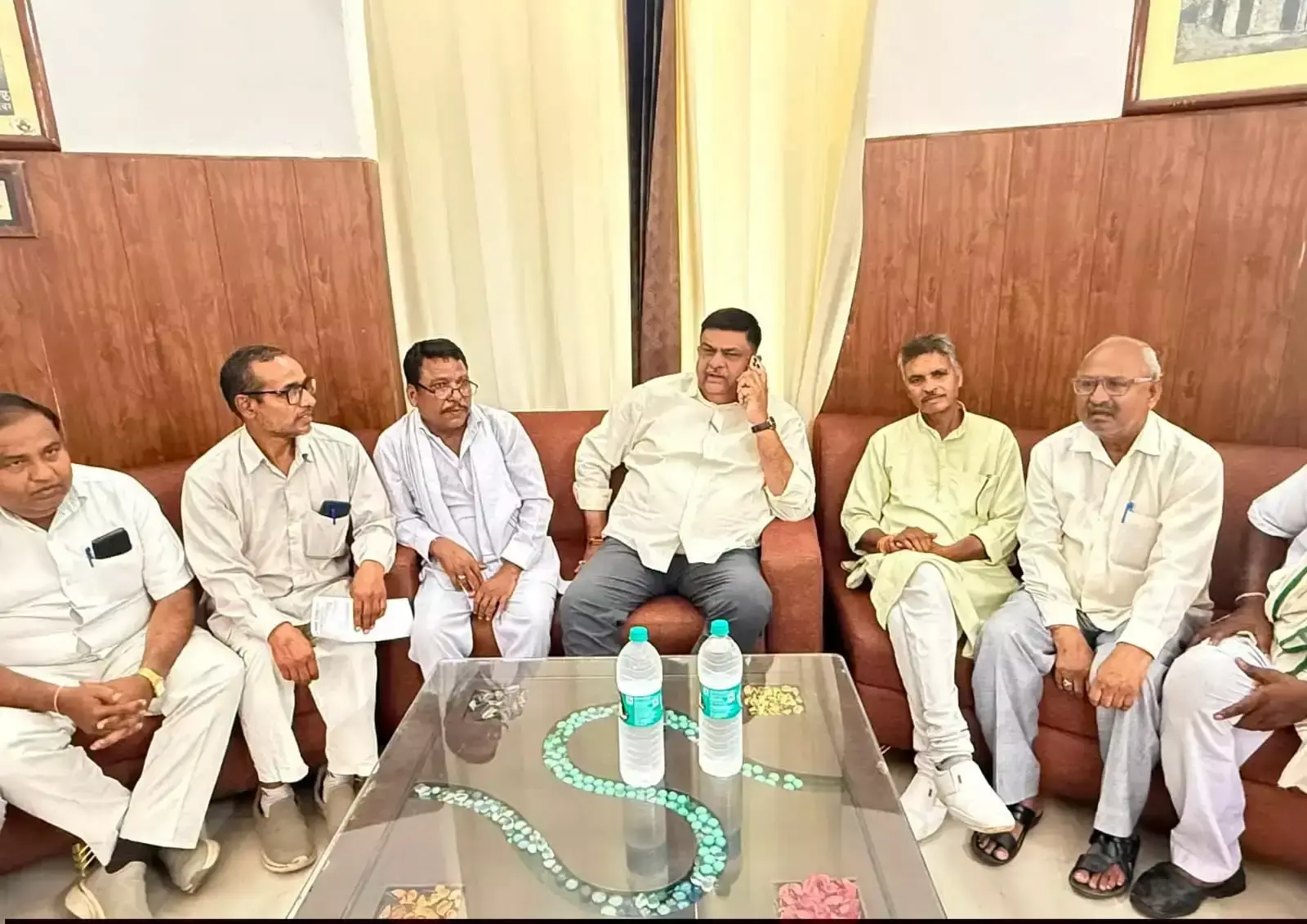 Alwar: सफाई कर्मचारी भर्ती को लेकर वाल्मीकि समाज सक्रिय, मंत्री से मुलाकात Alwar: सफाई कर्मचारी भर्ती को लेकर वाल्मीकि समाज सक्रिय, मंत्री से मुलाकात