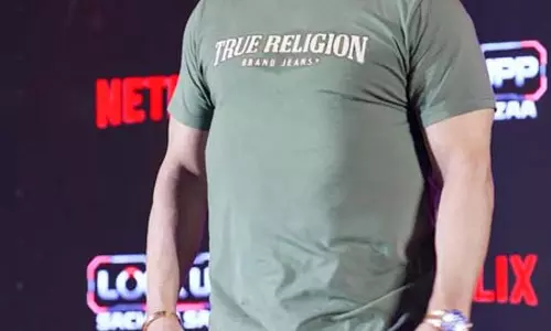 मेरे पापा भी मुझे इतना किस नहीं करते... राम कपूर पर फूटा श्रेया कालरा का गुस्सा मेरे पापा भी मुझे इतना किस नहीं करते... राम कपूर पर फूटा श्रेया कालरा का गुस्सा