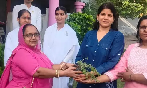 Jaipur: स्वास्थ्य जागरूकता अभियान में महिलाओं ने सीखे योग और जीवन रक्षक कौशल Jaipur: स्वास्थ्य जागरूकता अभियान में महिलाओं ने सीखे योग और जीवन रक्षक कौशल