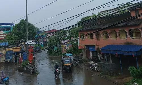 Kolkata: उत्तर बंगाल में भारी बारिश की संभावना, दक्षिण में भी बरसेंगे बादल Kolkata: उत्तर बंगाल में भारी बारिश की संभावना, दक्षिण में भी बरसेंगे बादल