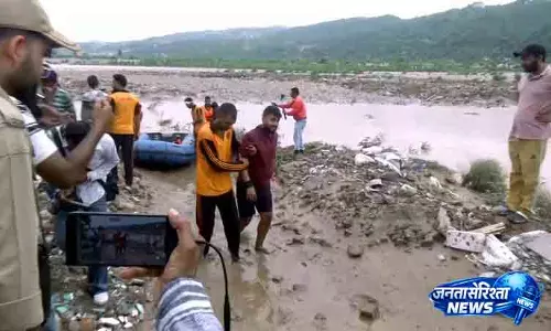 Jammu में राहत अभियान, कई लोगों की जान बची Jammu में राहत अभियान, कई लोगों की जान बची