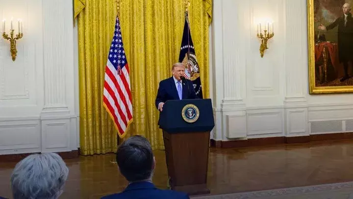 Trump: शहीद हुए तीन सैनिकों के सम्मान में अमेरिका ने ईरान पर फिर हमला किया Trump: शहीद हुए तीन सैनिकों के सम्मान में अमेरिका ने ईरान पर फिर हमला किया