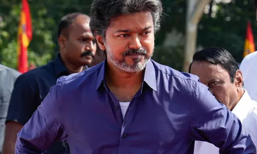 Vijay के खिलाफ विवादित बयान पड़ा भारी, DMK विधायक हिरासत में Vijay के खिलाफ विवादित बयान पड़ा भारी, DMK विधायक हिरासत में