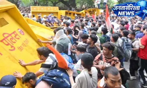 CJP मार्च पर पुलिस एक्शन, जंतर-मंतर पर छोड़े आंसू गैस के गोले CJP मार्च पर पुलिस एक्शन, जंतर-मंतर पर छोड़े आंसू गैस के गोले