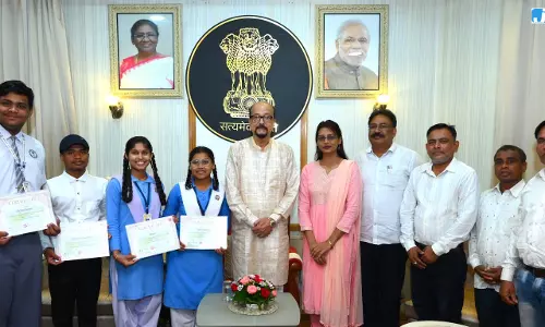 जापान से लौटे इंस्पायर अवार्ड मानक के विद्यार्थियों का राज्यपाल ने किया सम्मान जापान से लौटे इंस्पायर अवार्ड मानक के विद्यार्थियों का राज्यपाल ने किया सम्मान