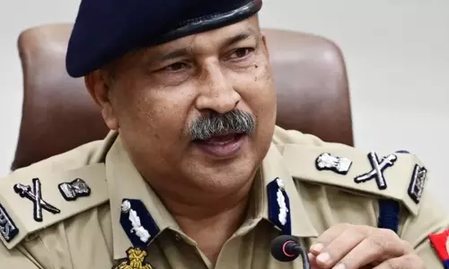 Kanwar यात्रा में नियम तोड़ने वालों पर कार्रवाई, DGP ने अधिकारियों को दिए सख्त निर्देश Kanwar यात्रा में नियम तोड़ने वालों पर कार्रवाई, DGP ने अधिकारियों को दिए सख्त निर्देश