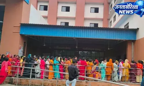 मौसम बदलते ही बीमारी का कहर, GMCH के मेडिसिन वार्ड में मरीजों की भरमार मौसम बदलते ही बीमारी का कहर, GMCH के मेडिसिन वार्ड में मरीजों की भरमार