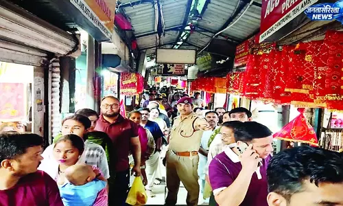 चिंतपूर्णी पहुंचे 18,000 श्रद्धालु चिंतपूर्णी पहुंचे 18,000 श्रद्धालु